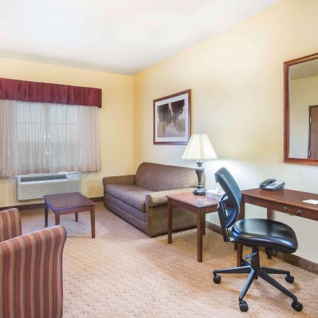 Days Inn By Wyndham Ellis Dış mekan fotoğraf
